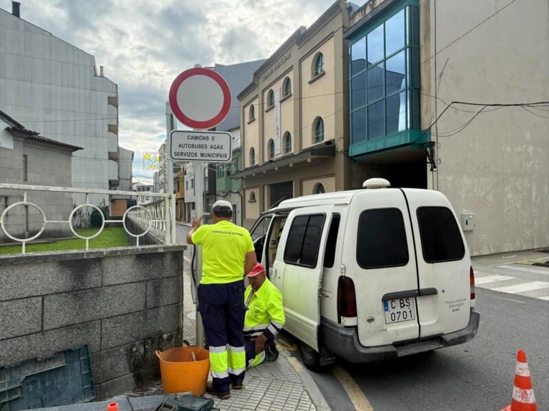 Prohibido el paso para camiones y autobuses en un tramo de Serafín Pazo y en la Rúa Alfonso Varela Durán