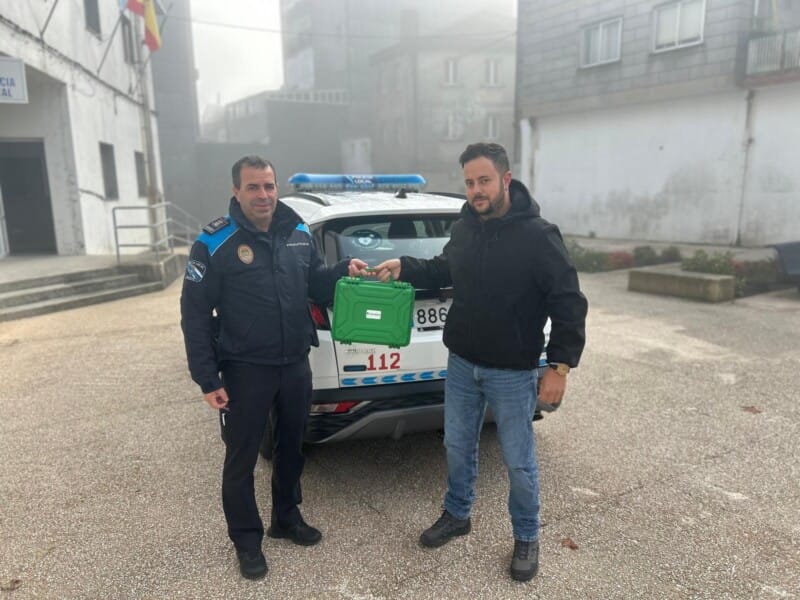 Novos desfibriladores en servizos municipais