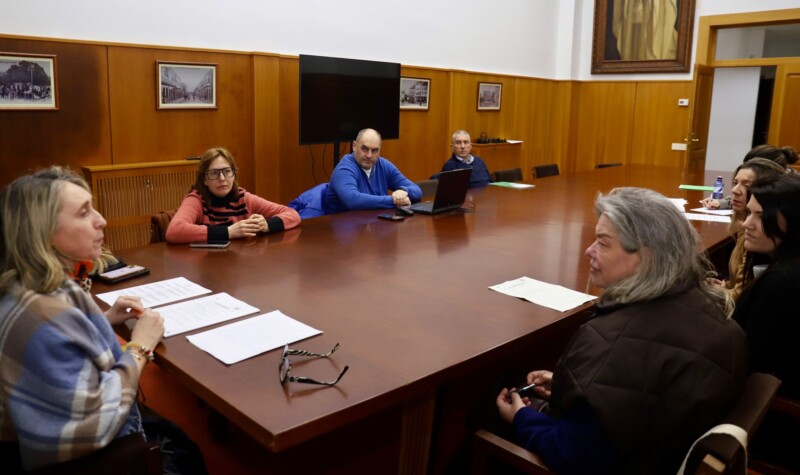 Premio ao Labor das Mulleres para as irmáns Pilar, Ana e Marga Porto Carballo, de A Bombilla