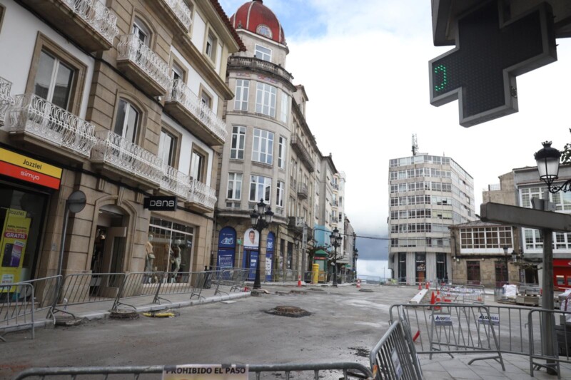 Formigonados para abrir ao tráfico a contorna da Praza de Galicia