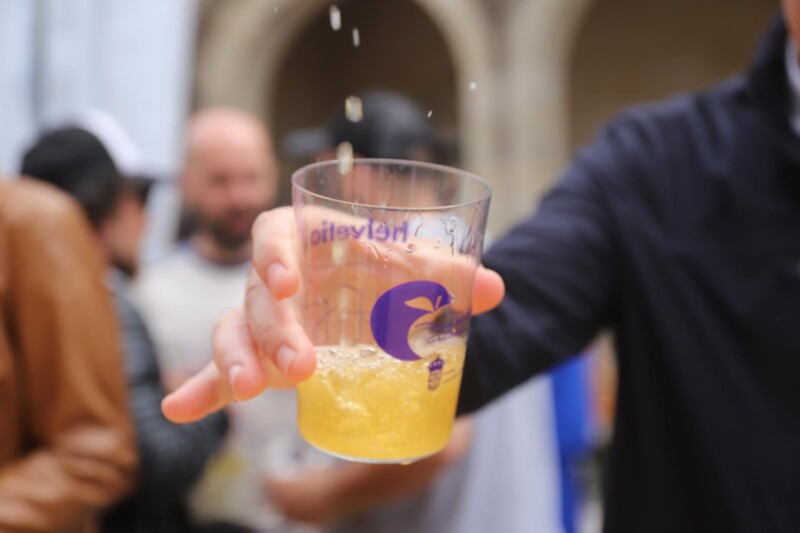 Comeza a venda de vasos para a Feira da Sidra