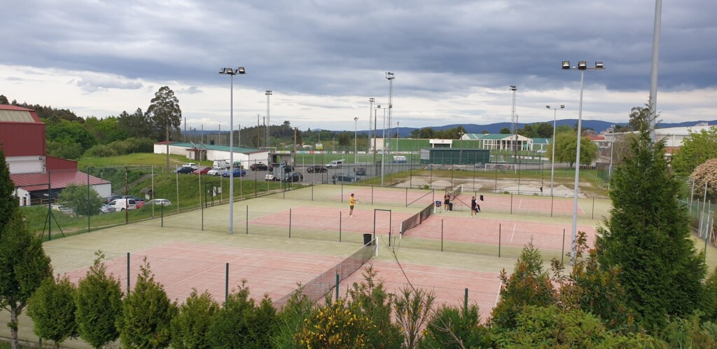 O Concello impulsa a reforma das pistas de tenis
